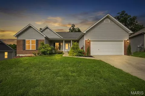 Exterior - 420 Bittersweet Dr, O'fallon, MO 63366 photo 2 of 4