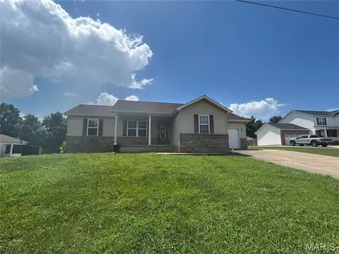 1149 Riverwoods Dr, Desloge, MO 63628