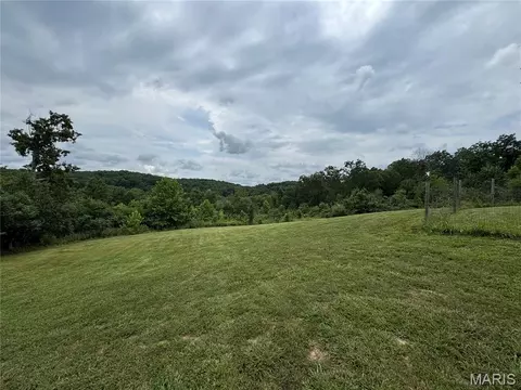 538 Spring Lake Ln, Bourbon, MO 65441 photo 2