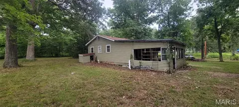 Exterior - 655 Eldon Dr, Bismarck, MO 63624 photo 5 of 5