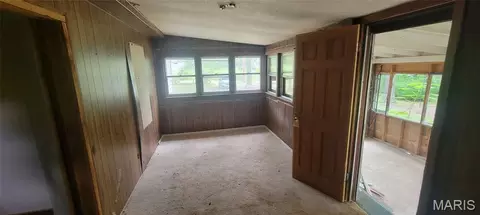Entry Way - 655 Eldon Dr, Bismarck, MO 63624 photo 3 of 4