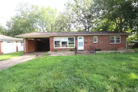 408 7th St, Farmington, MO 63640