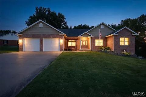 1208 Hollow Oak Ct, Sainte Genevieve, MO 63670