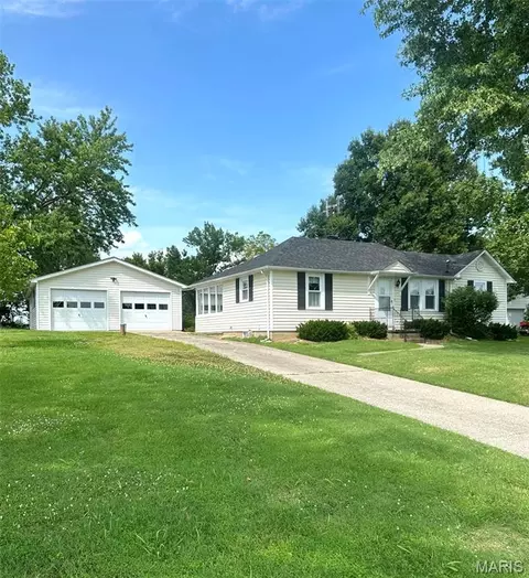 Exterior - 1174 Bieker Rd, Washington, MO 63090 photo 1 of 8