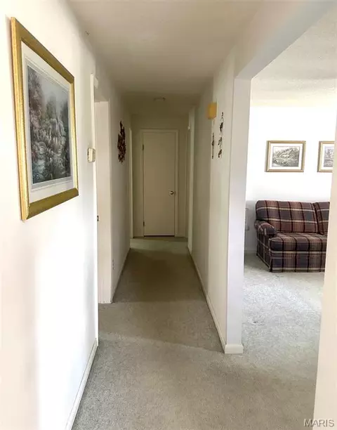 Entry Way - 1174 Bieker Rd, Washington, MO 63090 photo 1 of 1