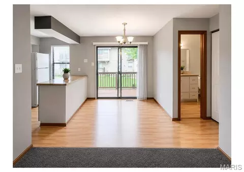 1861 High Sun Dr, Florissant, MO 63031