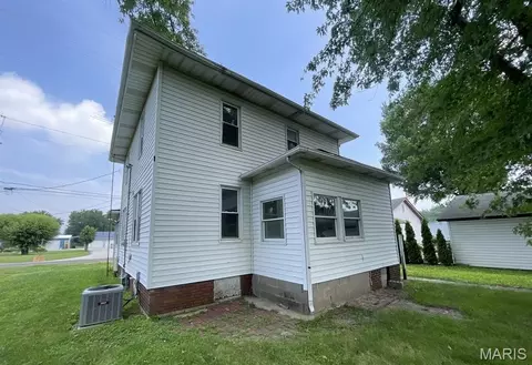 Other - 504 E Walnut St, Gillespie, IL 62033 photo 2 of 5