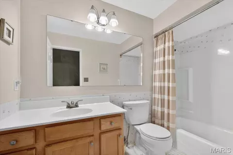 Bath - 249 Aspen Trail Dr, Ballwin, MO 63011 photo 3 of 4