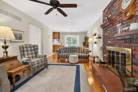 Living - 249 Aspen Trail Dr, Ballwin, MO 63011 photo 2 of 3