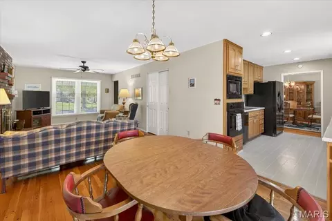 Dining - 249 Aspen Trail Dr, Ballwin, MO 63011 photo 3 of 3
