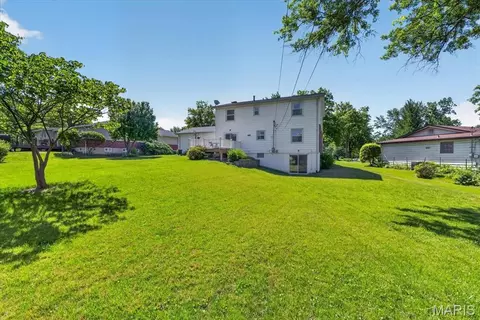Exterior - 249 Aspen Trail Dr, Ballwin, MO 63011 photo 5 of 7