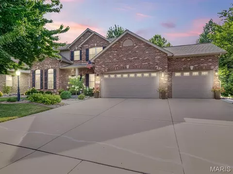 3333 Karros Ct, Edwardsville, IL 62025