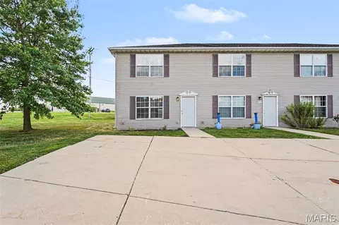 1055 Arlington Way, Warrenton, MO 63383