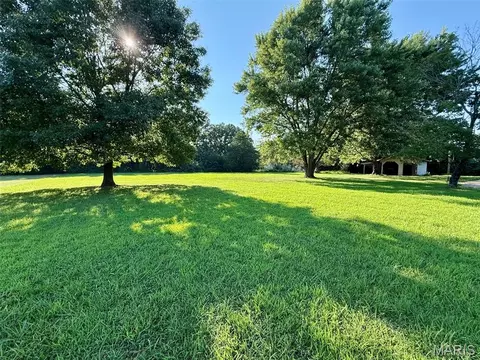 Exterior - 20 Edith Dr, Bourbon, MO 65441 photo 6 of 9