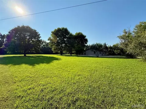 Exterior - 20 Edith Dr, Bourbon, MO 65441 photo 7 of 9