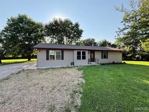 Exterior - 20 Edith Dr, Bourbon, MO 65441 photo 8 of 9