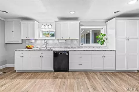 Kitchen - 10179 Vine Rd, Cadet, MO 63630 photo 2 of 2