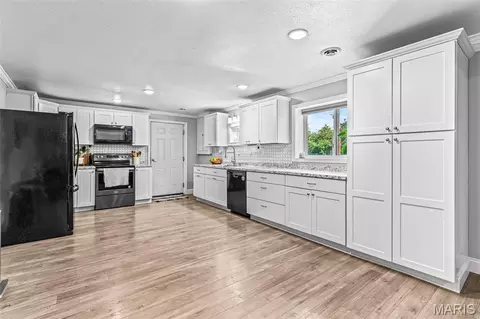 Kitchen - 10179 Vine Rd, Cadet, MO 63630 photo 1 of 2