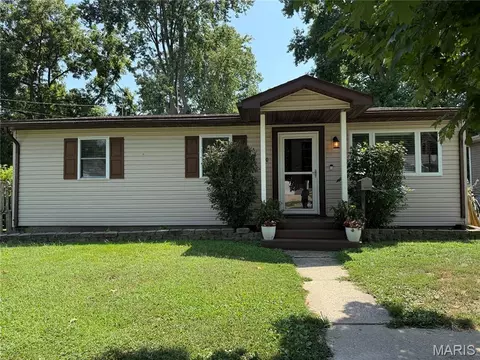 720 E Main St, Greenville, IL 62246