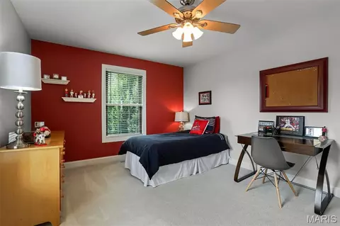Bedroom - 2334 Silver Crest Ct, Washington, MO 63090 photo 4 of 7