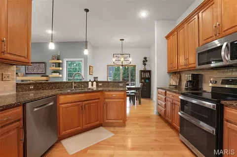 Kitchen - 2334 Silver Crest Ct, Washington, MO 63090 photo 4 of 5