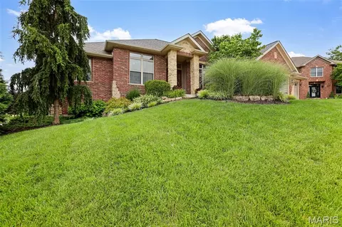 Exterior - 2334 Silver Crest Ct, Washington, MO 63090 photo 3 of 8