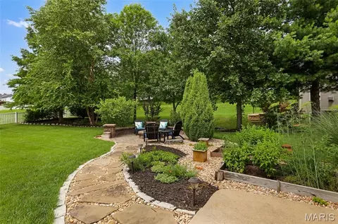 Exterior - 2334 Silver Crest Ct, Washington, MO 63090 photo 5 of 8