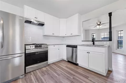Kitchen - 1503 Progress Ln, Belleville, IL 62221 photo 2 of 2