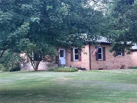 9 Lou Juan Dr, Glen Carbon, IL 62034