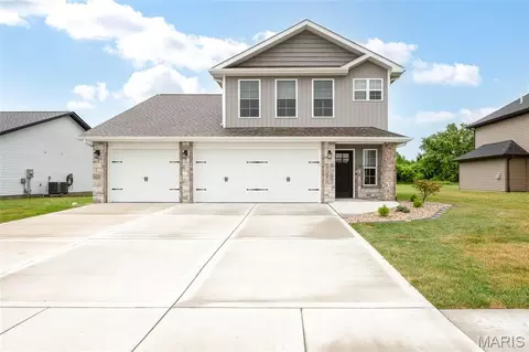 3605 Justine Dr, Pontoon Beach, IL 62040