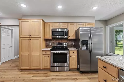 Kitchen - 12311 Williams Pl, Rolla, MO 65401 photo 3 of 4