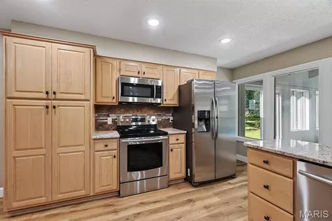 Kitchen - 12311 Williams Pl, Rolla, MO 65401 photo 2 of 4