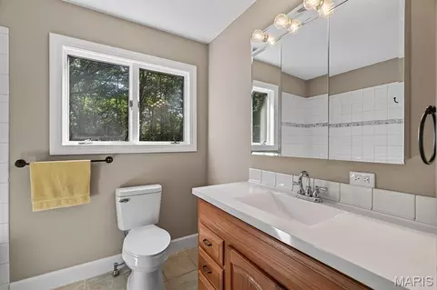 Bath - 12311 Williams Pl, Rolla, MO 65401 photo 2 of 8