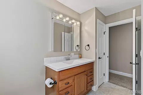 Bath - 12311 Williams Pl, Rolla, MO 65401 photo 4 of 8