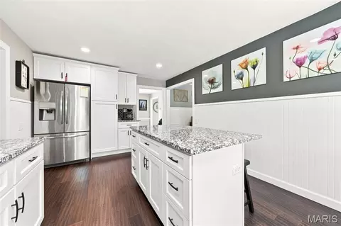 Kitchen - 330 Algonquin Dr, Ballwin, MO 63011 photo 2 of 3