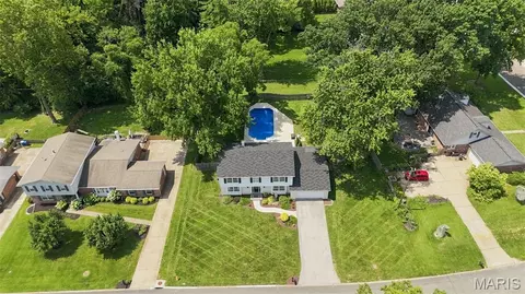 View/Area - 330 Algonquin Dr, Ballwin, MO 63011 photo 2 of 2
