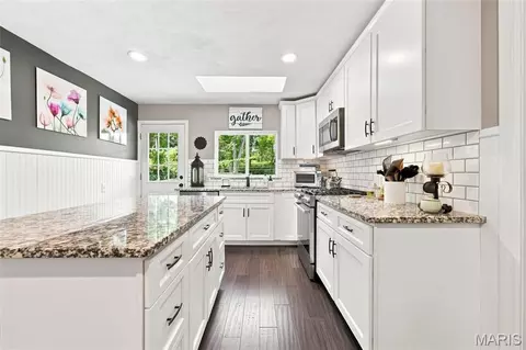 Kitchen - 330 Algonquin Dr, Ballwin, MO 63011 photo 1 of 3