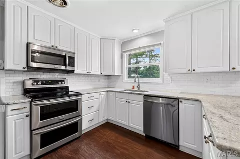 Kitchen - 954 Chartrand Dr, Ballwin, MO 63011 photo 1 of 1