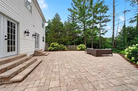 Exterior - 954 Chartrand Dr, Ballwin, MO 63011 photo 4 of 7