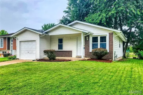 1478 Boardwalk Ave, Florissant, MO 63031
