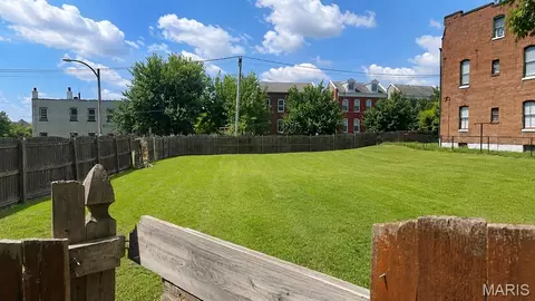 2211 Shenandoah Ave, Saint Louis, MO 63104