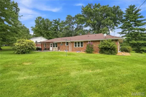 Exterior - 21 Elannchester Dr, Manchester, MO 63011 photo 5 of 6