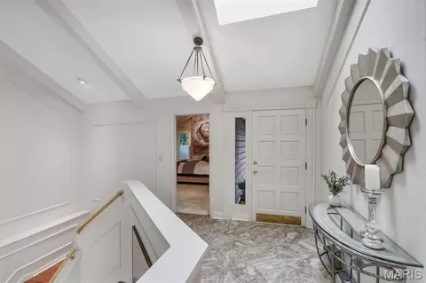 Entry Way - 436 Shadowridge Ct, Ballwin, MO 63011 photo 6 of 6