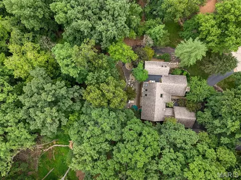 View/Area - 436 Shadowridge Ct, Ballwin, MO 63011 photo 2 of 4