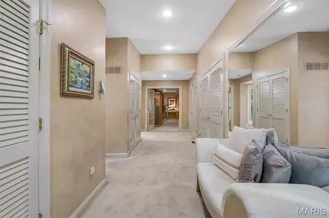 Entry Way - 436 Shadowridge Ct, Ballwin, MO 63011 photo 5 of 6