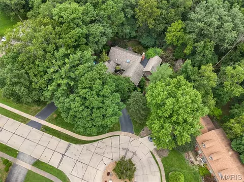 View/Area - 436 Shadowridge Ct, Ballwin, MO 63011 photo 3 of 4