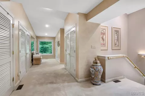 Entry Way - 436 Shadowridge Ct, Ballwin, MO 63011 photo 4 of 6