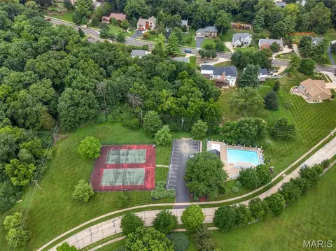 View/Area - 436 Shadowridge Ct, Ballwin, MO 63011 photo 4 of 4