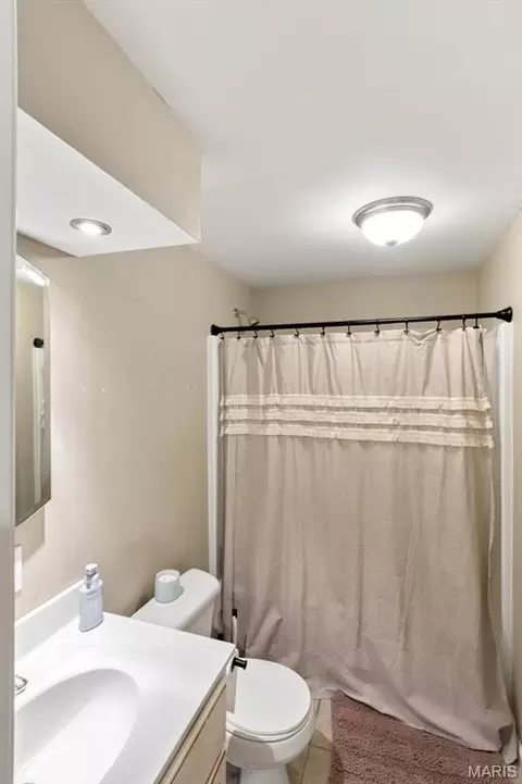 Bath - 251 Farris Rd, Bourbon, MO 65441 photo 5 of 5
