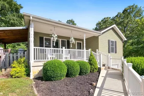 Exterior - 251 Farris Rd, Bourbon, MO 65441 photo 1 of 4